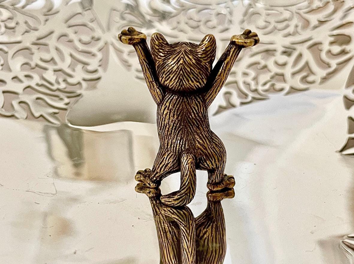 Brass Cat Pen Holder – Standing Kitten Figurine with Raised Paws for Holding Pens or Brushes, Unique Desk Accessory