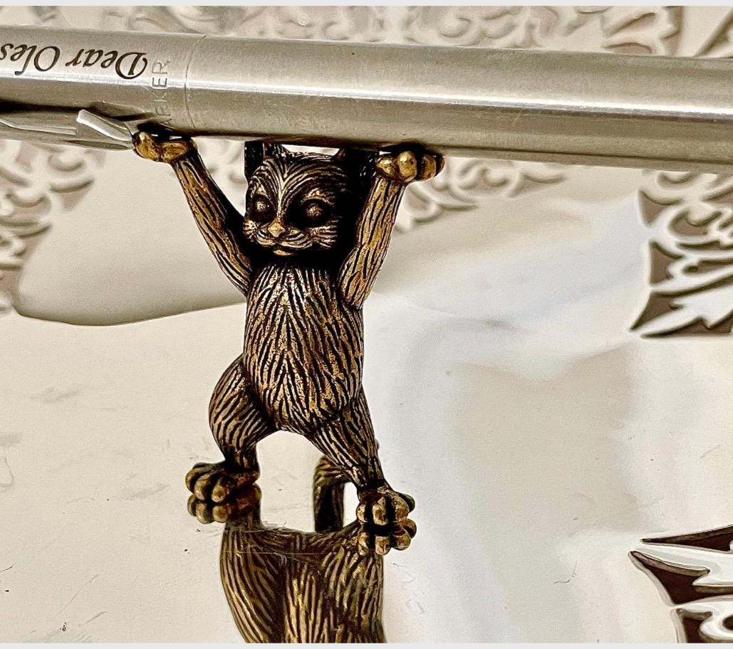Brass Cat Pen Holder – Standing Kitten Figurine with Raised Paws for Holding Pens or Brushes, Unique Desk Accessory