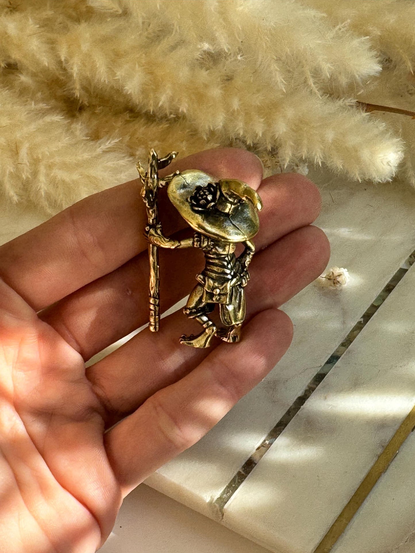Miniature Brass Frog Wizard Figurine – Fantasy Toad Mage with Staff and Hat, Whimsical Frog Sculpture