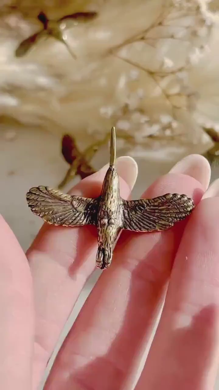 Little Hummingbird miniature, solid brass flying bird figurine, Curious hummingbird figure, Pretty gift, Nice gift for nature lovers