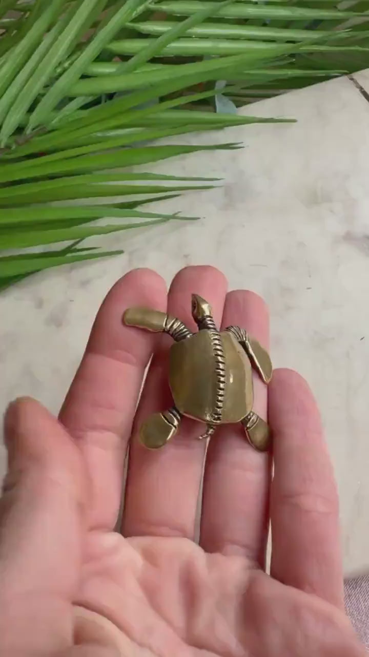 Lifelike leather sea turtle, Solid Brass turtle Statue, Lifelike Decoration, Paperweight, Pen Holder, Brush Holder, Novelty Gift