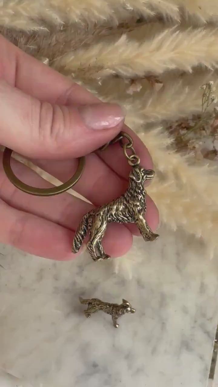 Lifelike Golden retriever keyring, solid brass dog workmanship, Metal retriever pendant