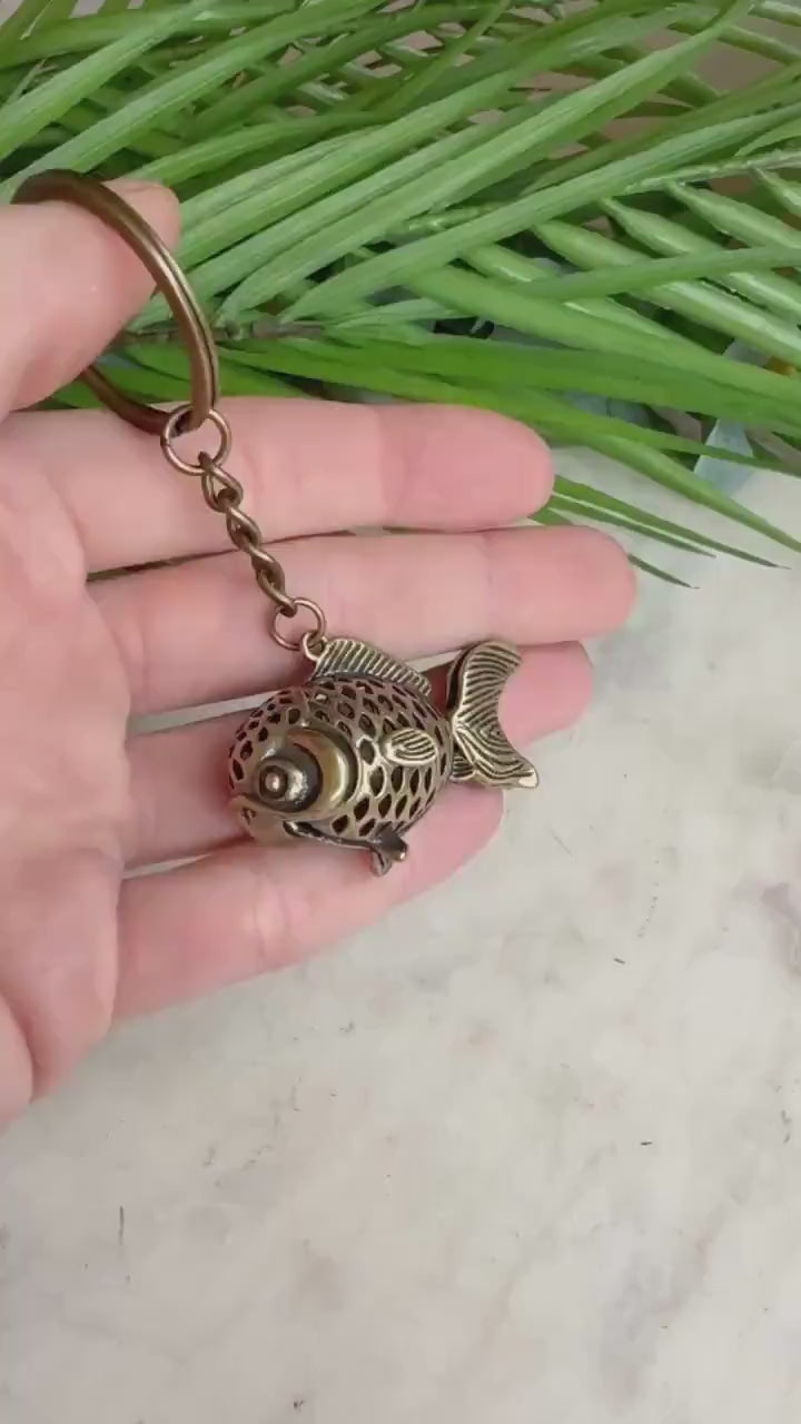 Creative Solid Brass Golden Fish Keyring, Fish Key Chain Pendant Craft Gift, Creative gift for fish lovers
