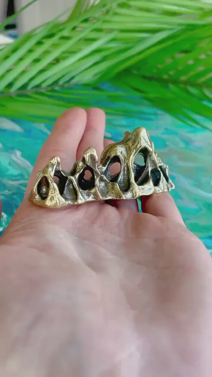 Solid brass Ornaments Mountain-Shaped Pen rest, Rockery-Shaped Small Pen Holder