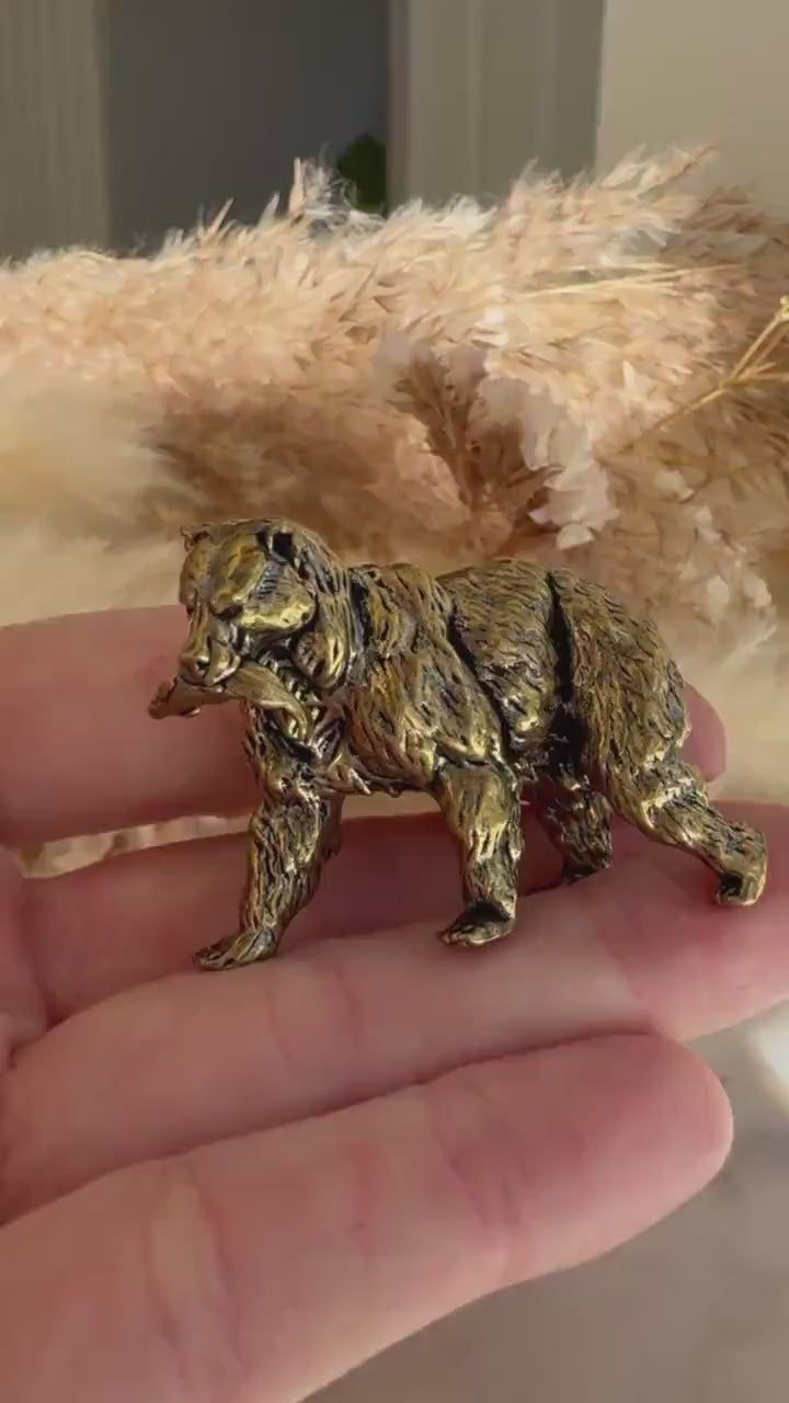 Fine workmanship Grizzly bear with salmon ornament, Solid Brass Bear Miniature, Brown Bear Figurine, Collectible Gift