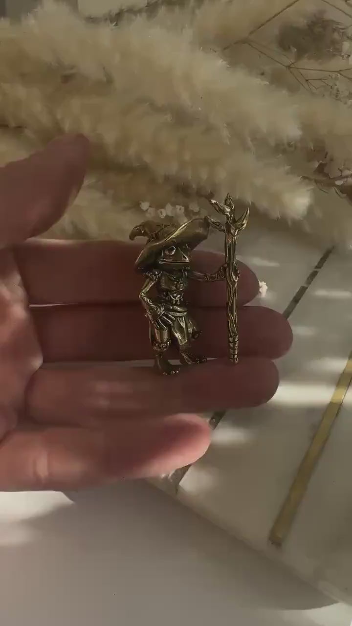 Miniature Brass Frog Wizard Figurine – Fantasy Toad Mage with Staff and Hat, Whimsical Frog Sculpture