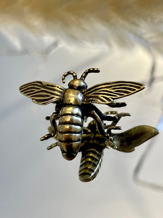 Tell the bees, Hard-working honey bee, Fine Lifelike solid brass figurine, desktop ornament, fine gift for loved ones, Metal bee decor