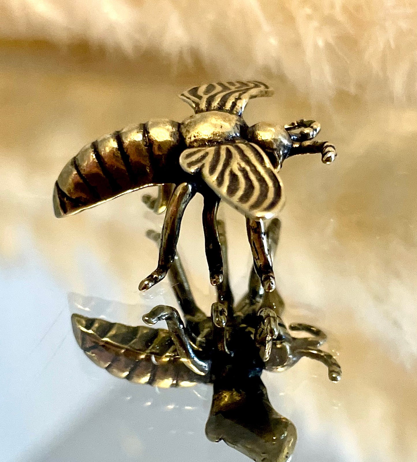 Tell the bees, Hard-working honey bee, Fine Lifelike solid brass figurine, desktop ornament, fine gift for loved ones, Metal bee decor