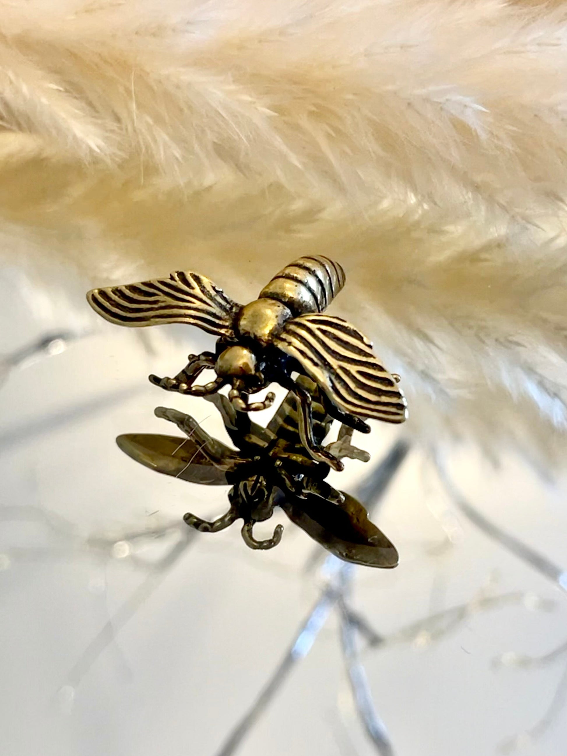 Tell the bees, Hard-working honey bee, Fine Lifelike solid brass figurine, desktop ornament, fine gift for loved ones, Metal bee decor