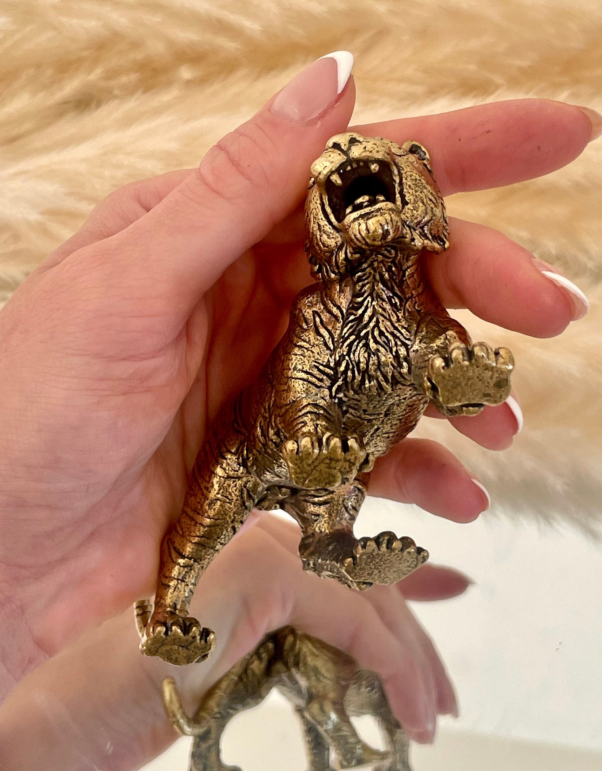 Traditional tiger figurine, Fine craftsmanship, Solid brass figurine, White tiger, Incredible desktop decoration, heavy paperweight