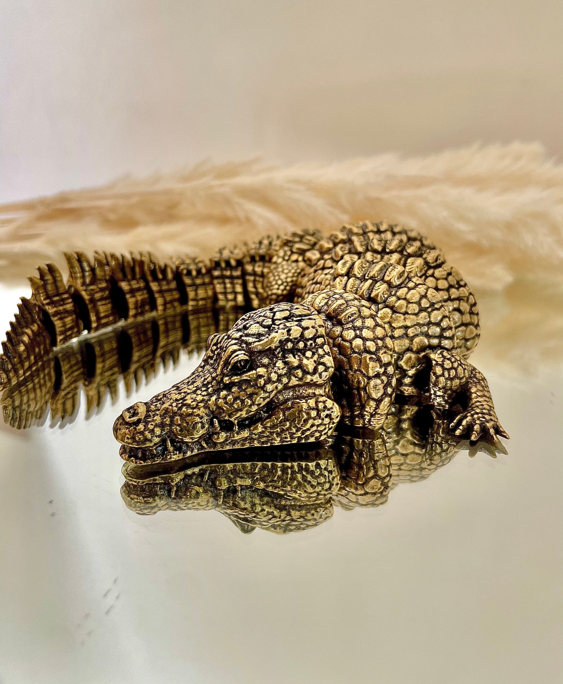 1kg Fine 3D brass figurine lifelike alligator luxurious gift desktop decoration