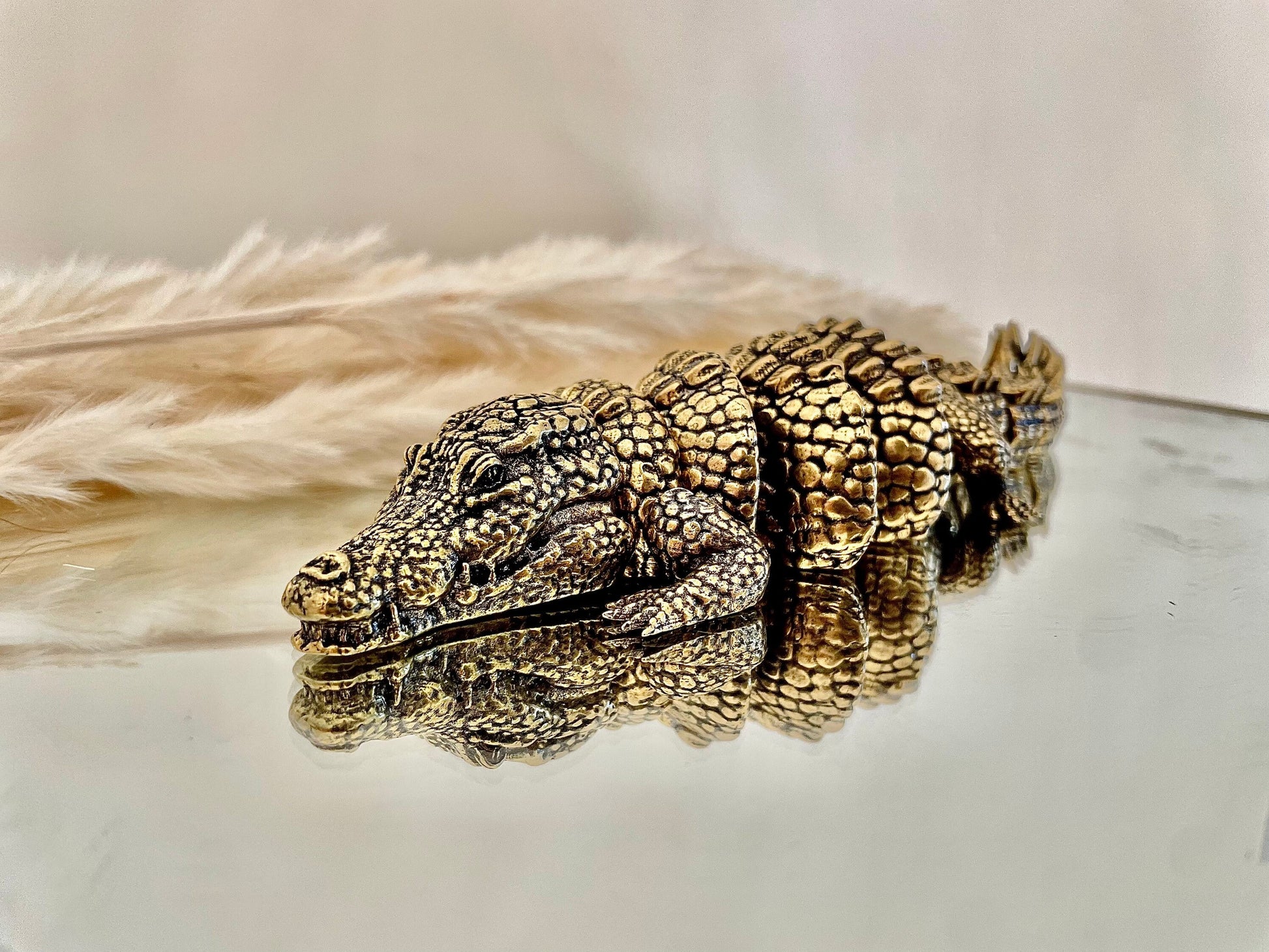 1kg Fine 3D brass figurine lifelike alligator luxurious gift desktop decoration