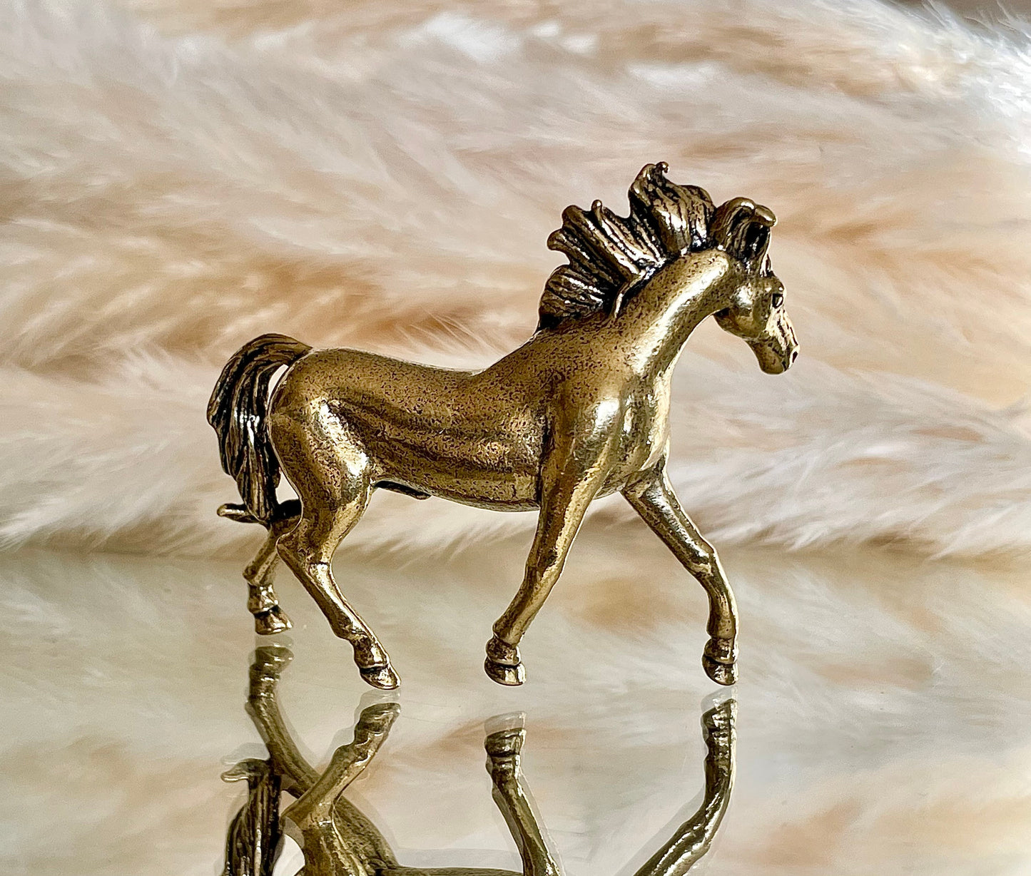 Wild horse statuette, Galloping mustang, Stallion statue, Lifelike solid brass figurine, Desktop ornament