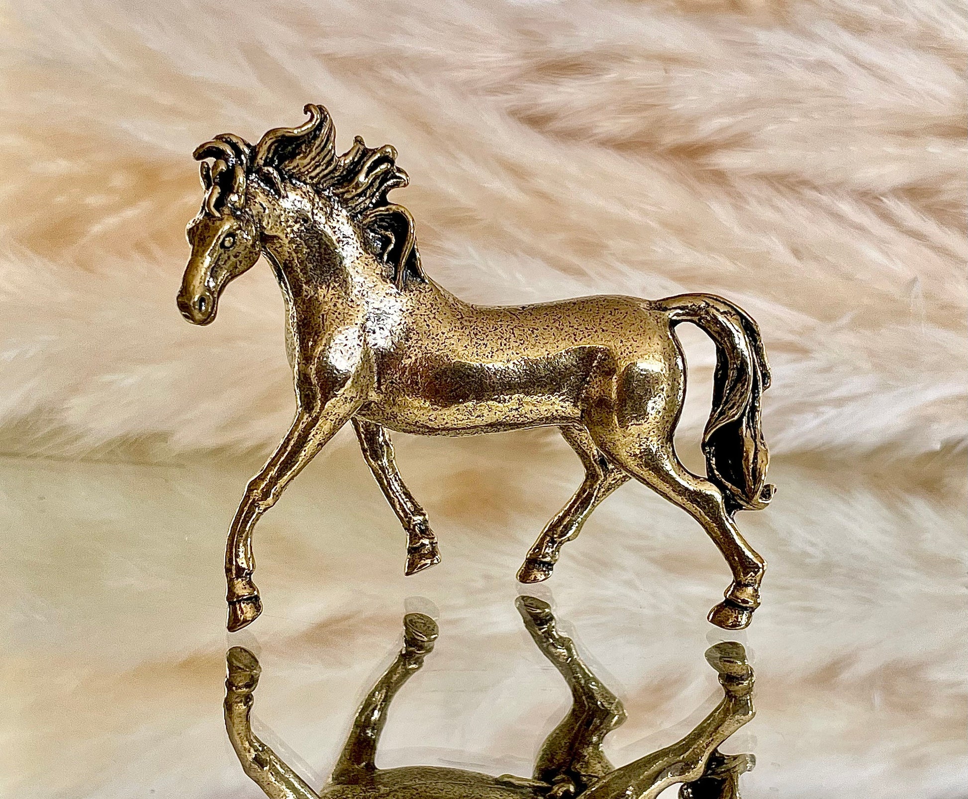 Wild horse statuette, Galloping mustang, Stallion statue, Lifelike solid brass figurine, Desktop ornament