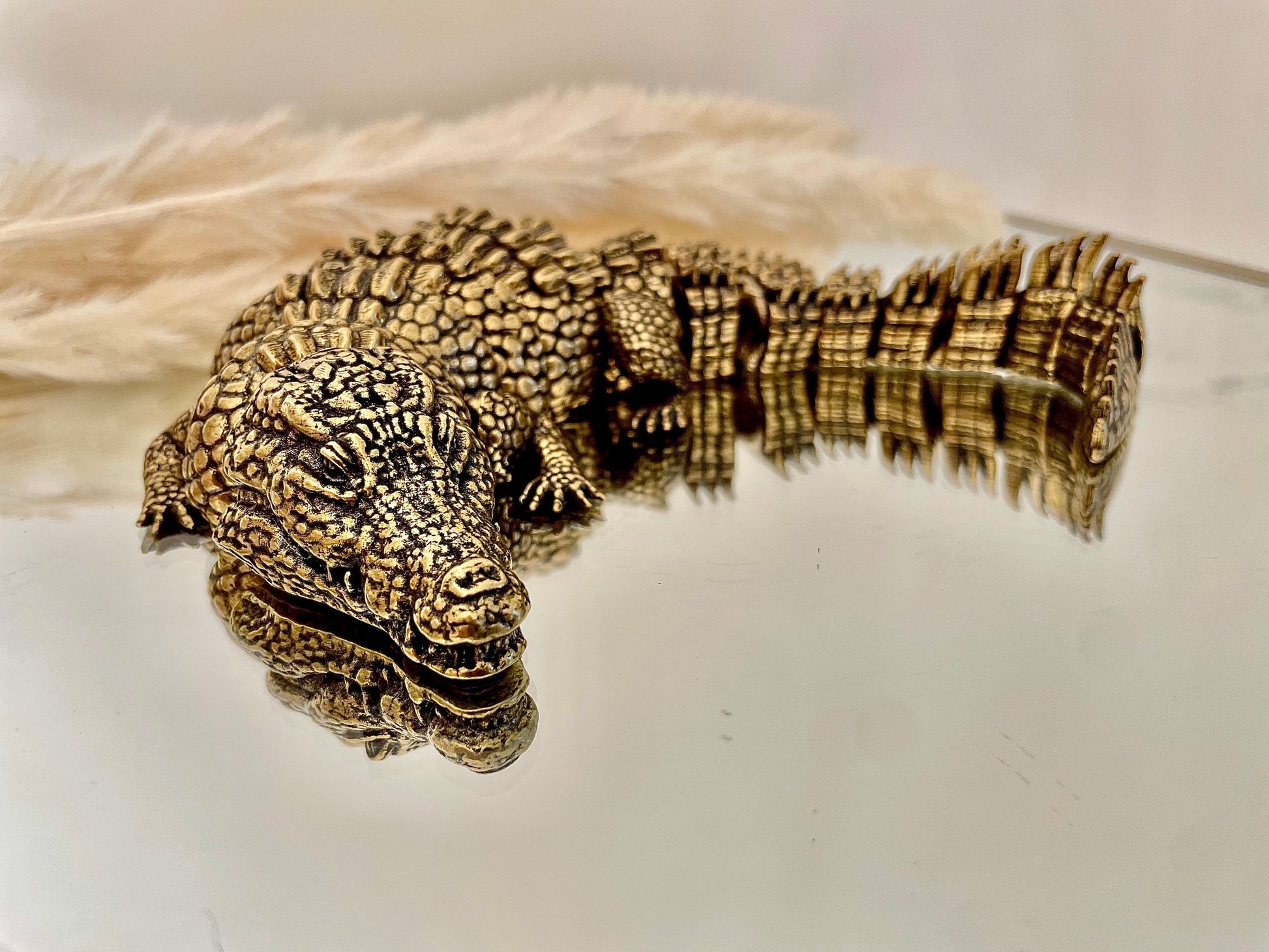 1kg Fine 3D brass figurine lifelike alligator luxurious gift desktop decoration