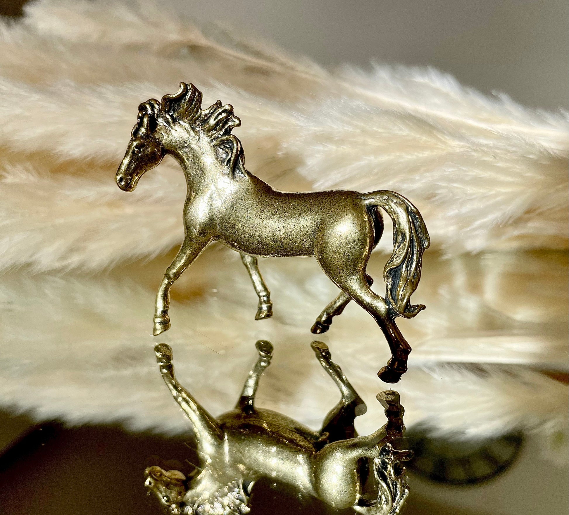 Wild horse statuette, Galloping mustang, Stallion statue, Lifelike solid brass figurine, Desktop ornament