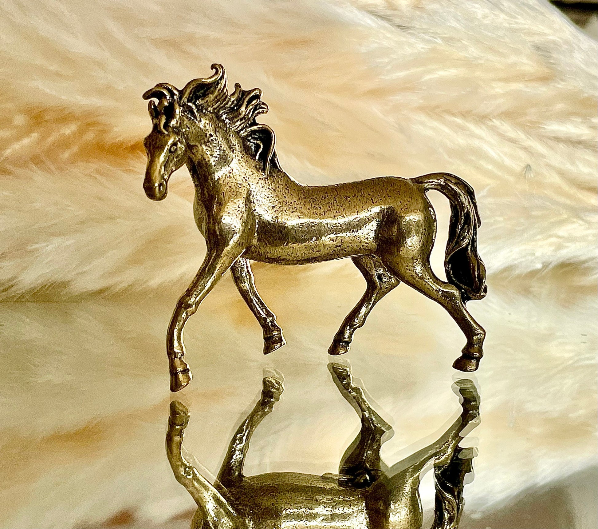 Wild horse statuette, Galloping mustang, Stallion statue, Lifelike solid brass figurine, Desktop ornament