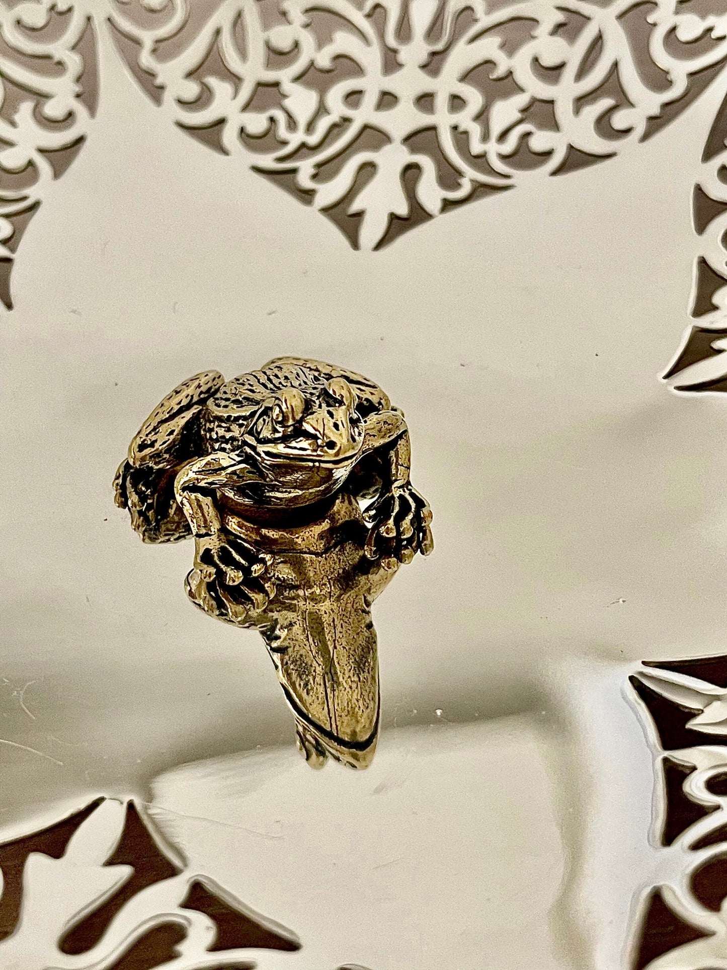 Fine Lifelike Solid Brass Frog figurine, Big Frog Statue, Small Paperweight, Cute collectible figurine, Desk Accessory