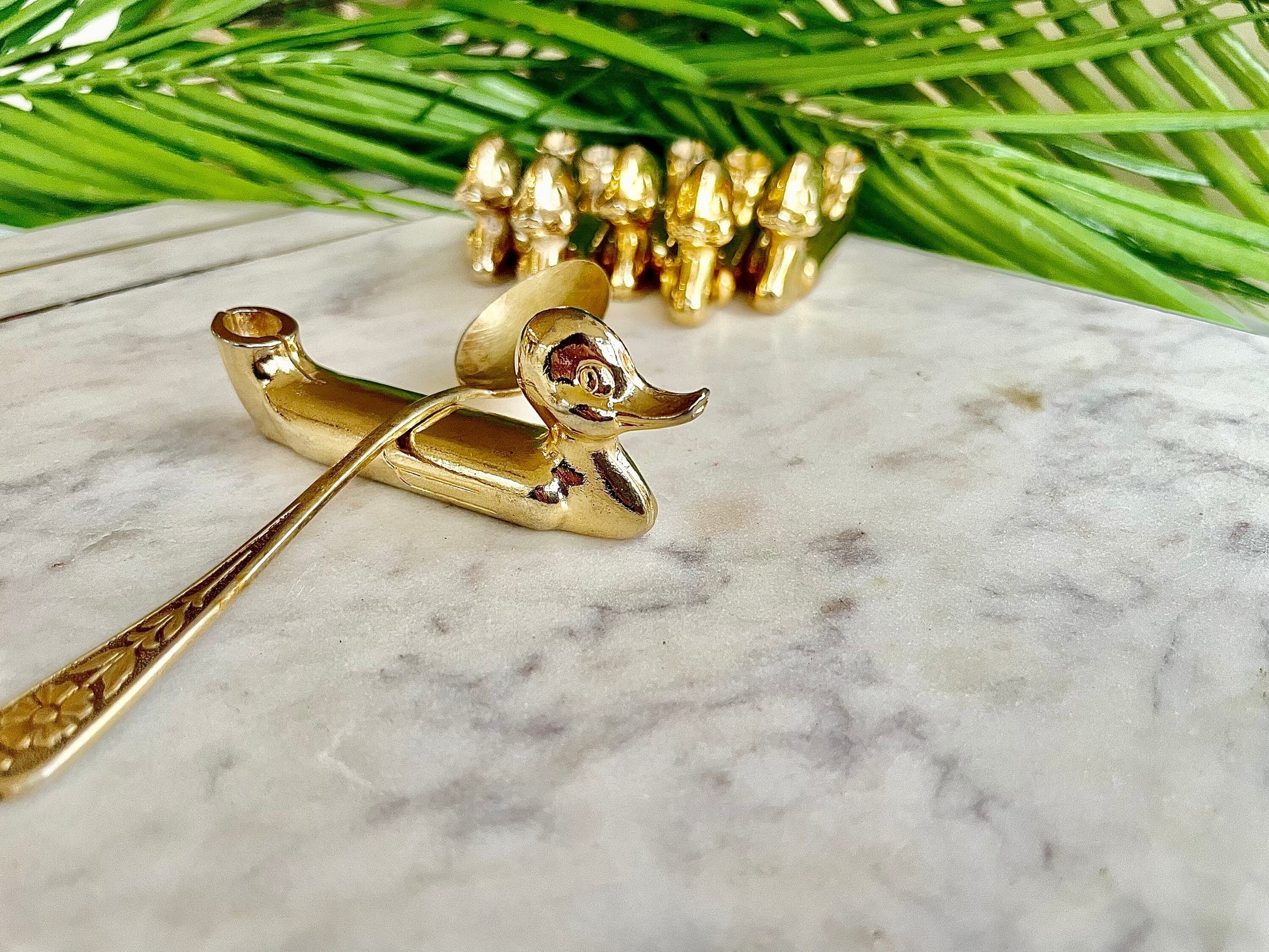 Vintage Set of 6 Privilege knife rests card holders, Ducks French Knife layers, Golden color cutlery rests, Mid Century deco, duckers knife
