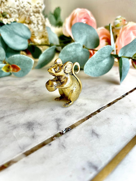 Solid brass mouse Lemur with peach figurine, Golden mouse Miniature, Creative Desktop Decoration, Adorable little trinket