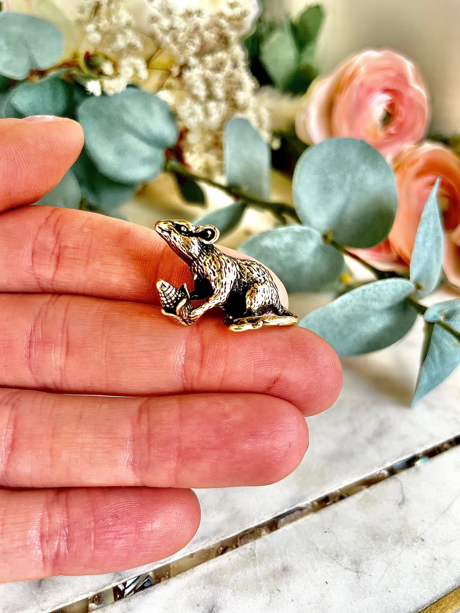 Tiny brass mouse statuette, Solid brass Rat With Corn ornament, Small Standing Mouse holding maze, Brass mouse Animal Figurine,