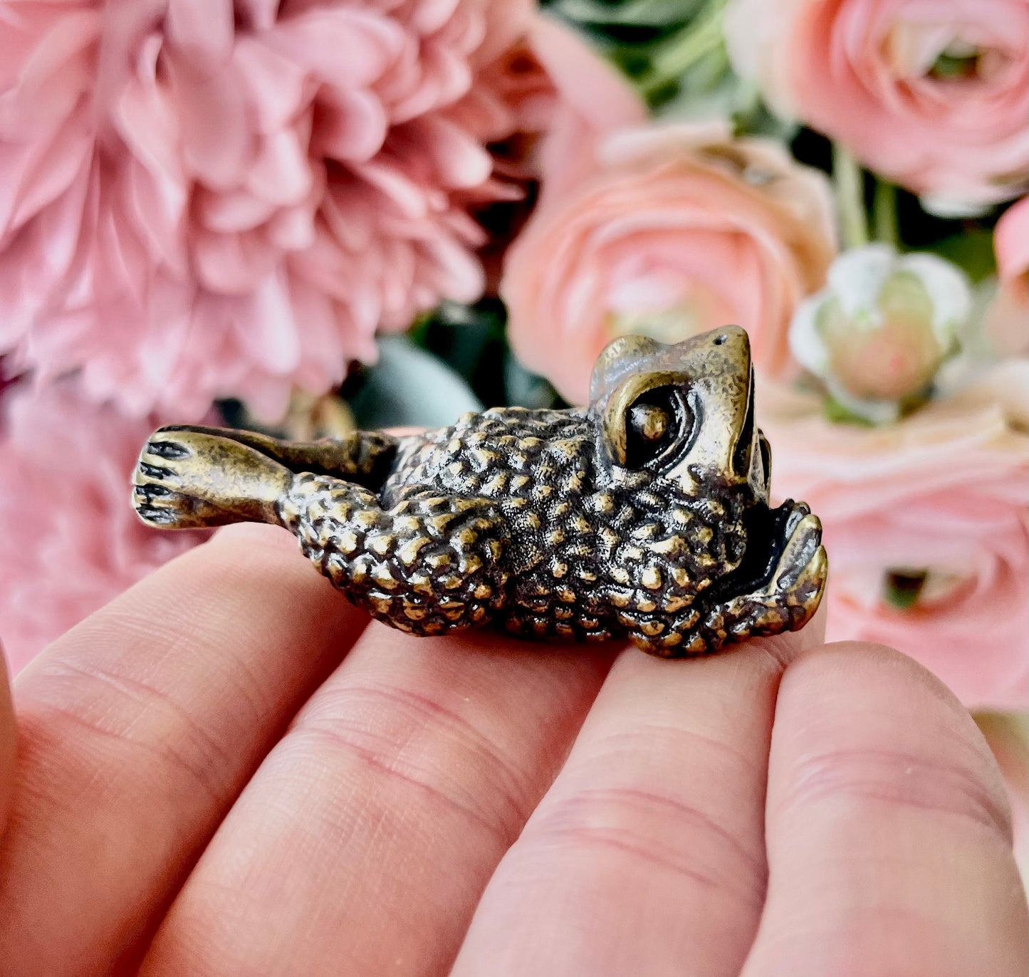 Solid brass Acrobatic Frog Figurine, Toad Statue Yoga Handstand Pose, Creative Desktop decoration