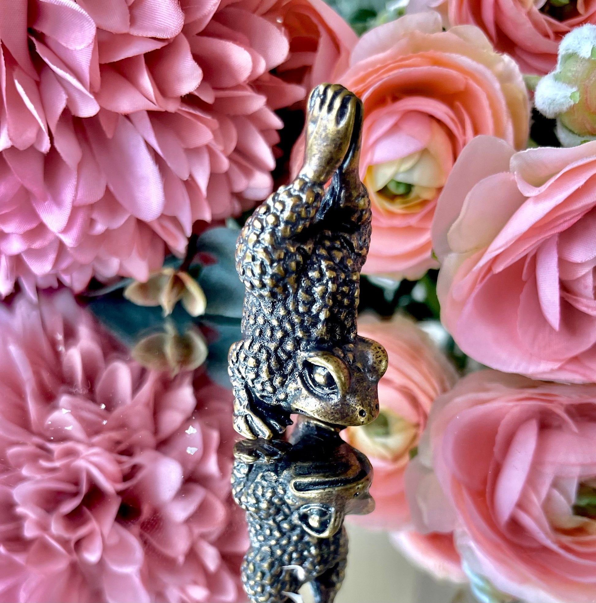 Solid brass Acrobatic Frog Figurine, Toad Statue Yoga Handstand Pose, Creative Desktop decoration