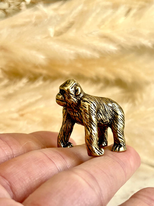 Traditional Style Solid Brass Gorilla Figurine Paperweight: A Tiny Retro Good Luck Charm for Your Desk