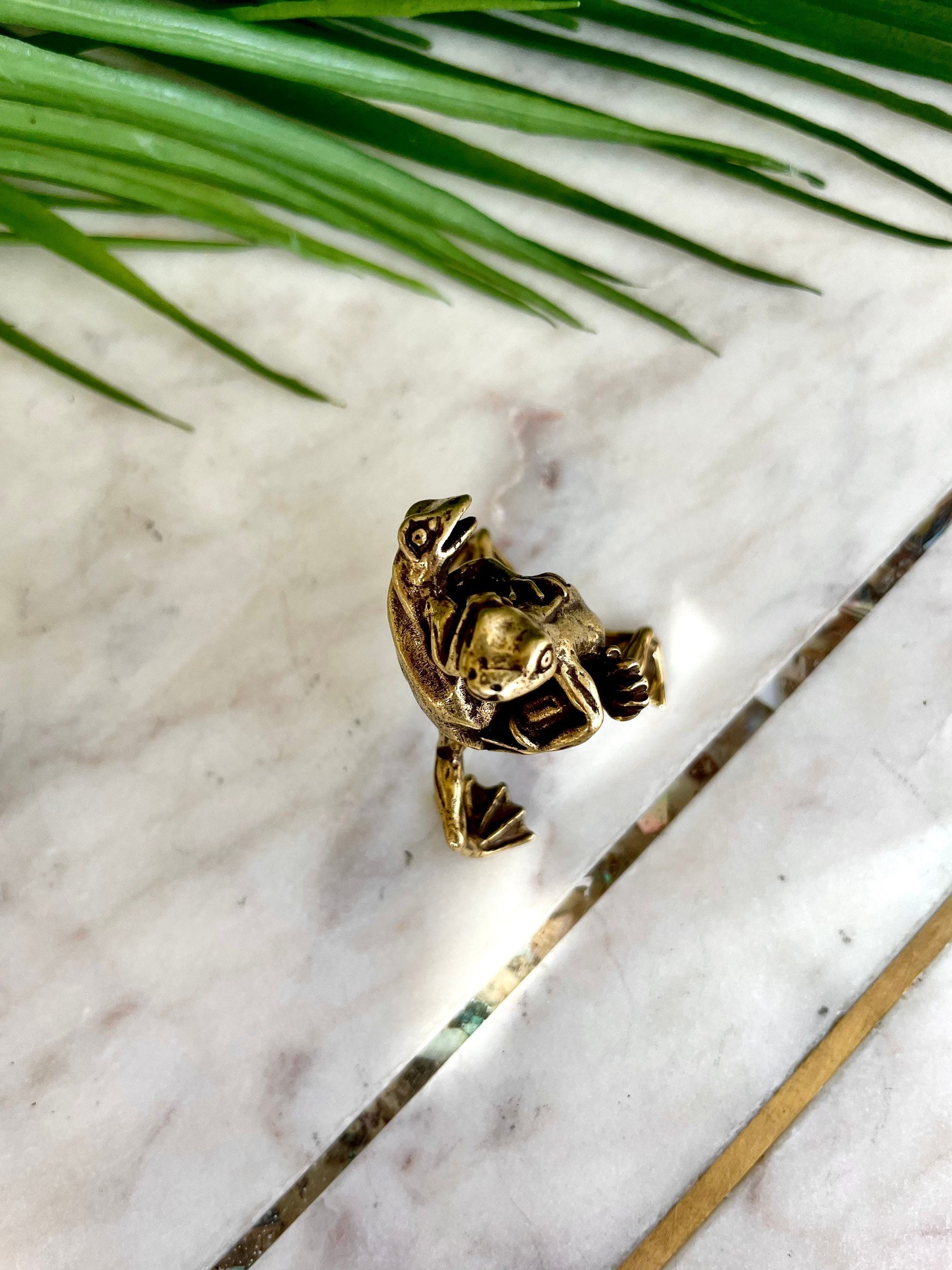 Solid Brass Wrestling frogs Statue, Small Paperweight, Cute collectible figurine, Desk Accessory