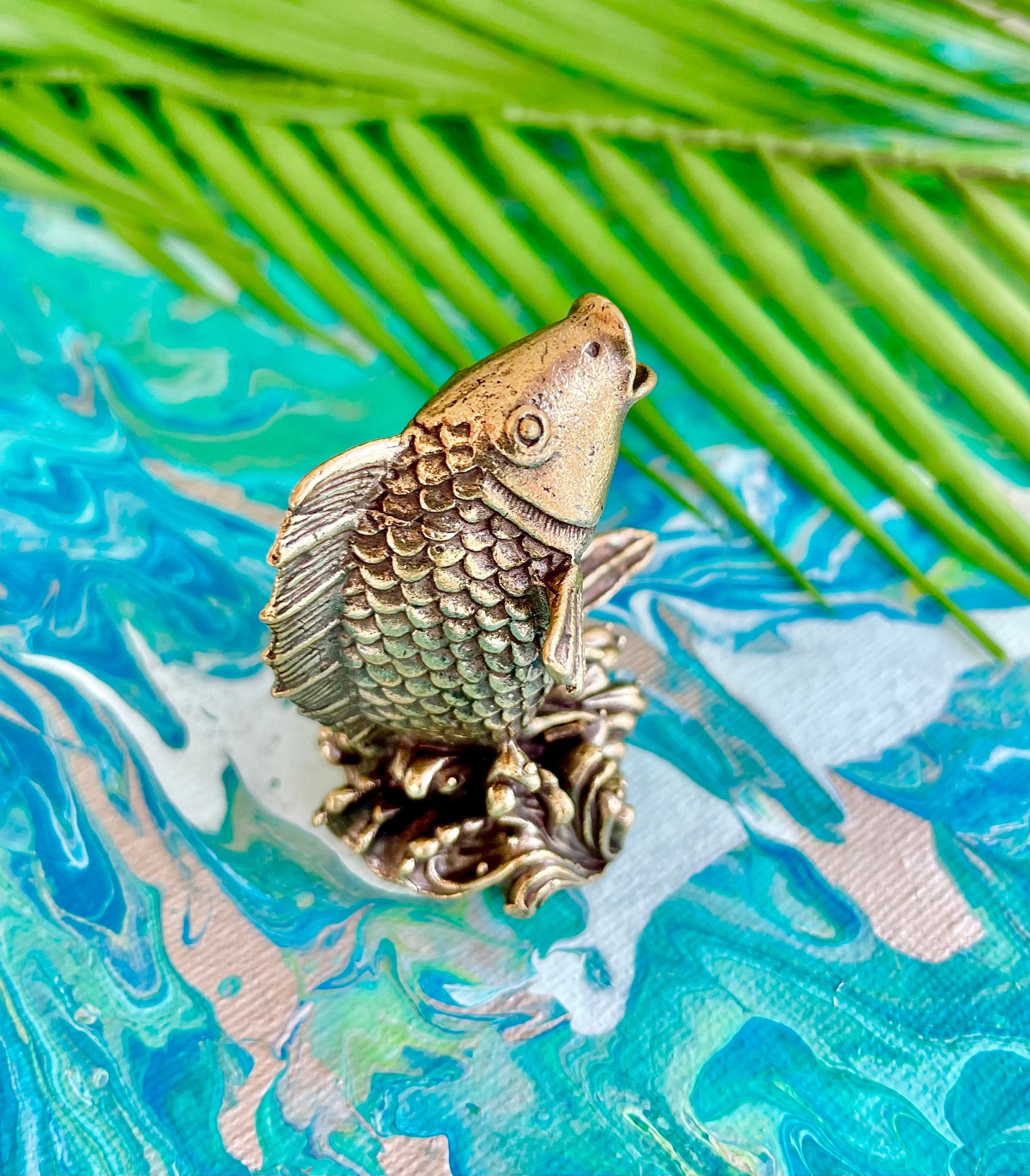 Solid Brass Splashing Carp Fish figurine, Koi Fish Sculpture: A Lifelike Brass Statue for Home or Office Decor