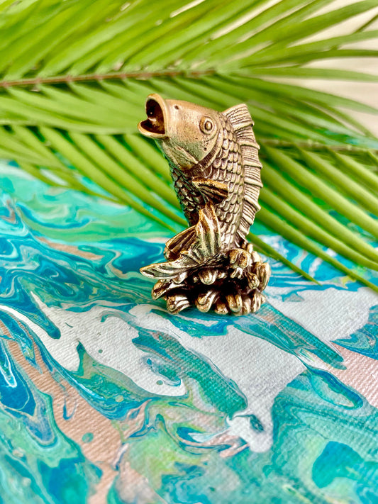 Solid Brass Splashing Carp Fish figurine, Koi Fish Sculpture: A Lifelike Brass Statue for Home or Office Decor