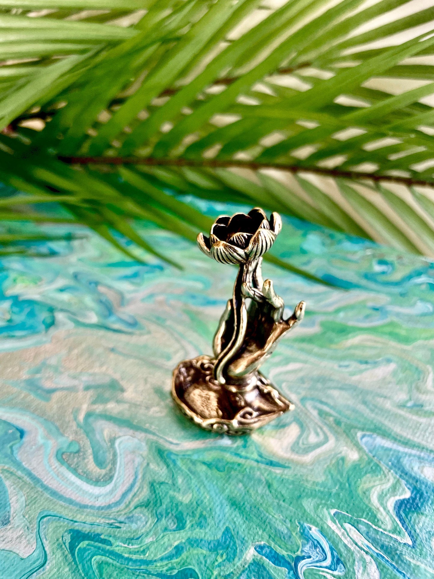 Yoga brass lotus figurine, leaf lotus backflow incense decoration desktop bergamot, hand holding lotus miniature, creative incense holder