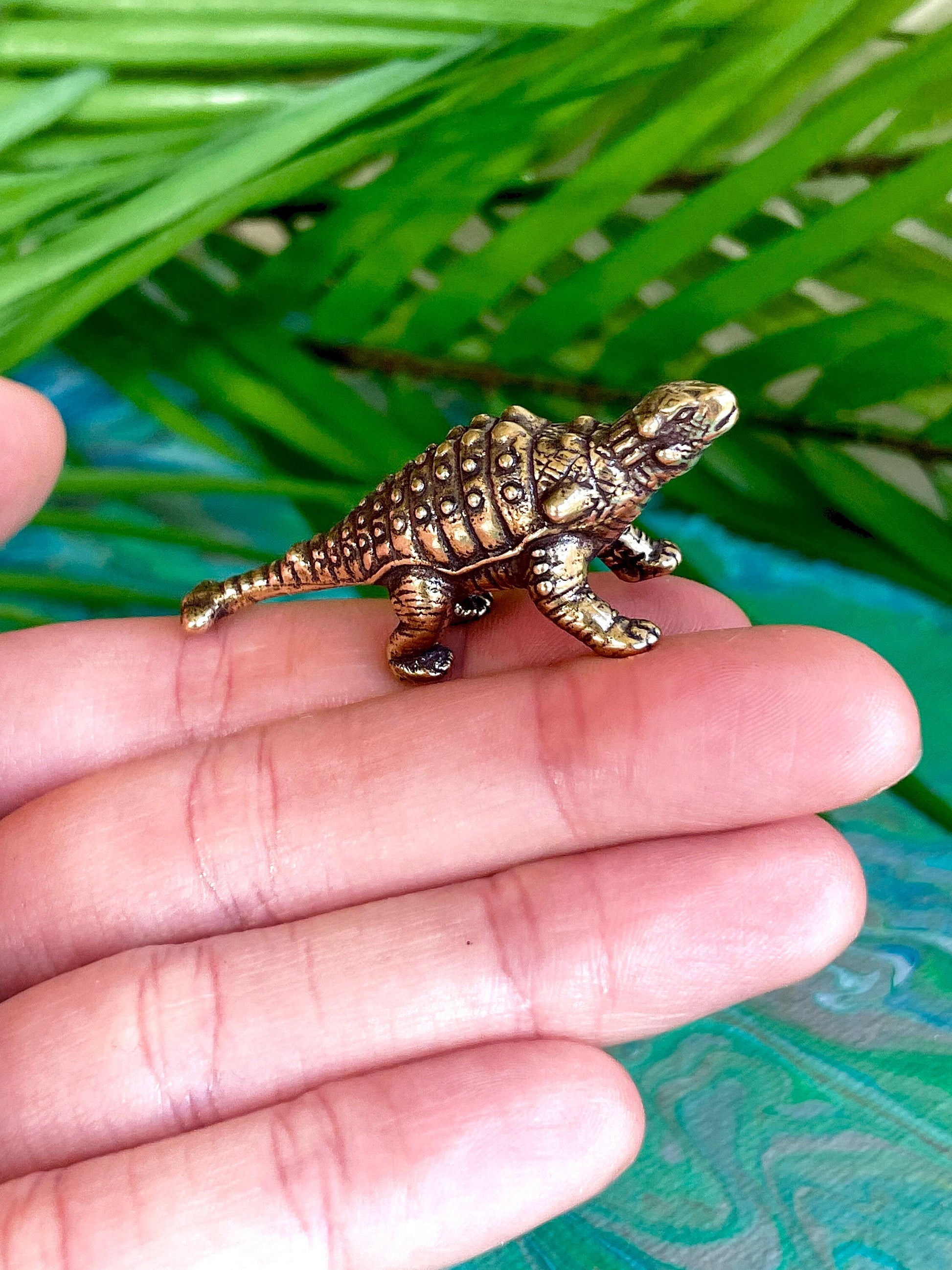 Retro Solid Brass Herbivorous Dinosaur figurine, Animal Statue Sculpture Home Decoration, Tabletop dinosaurs ornament