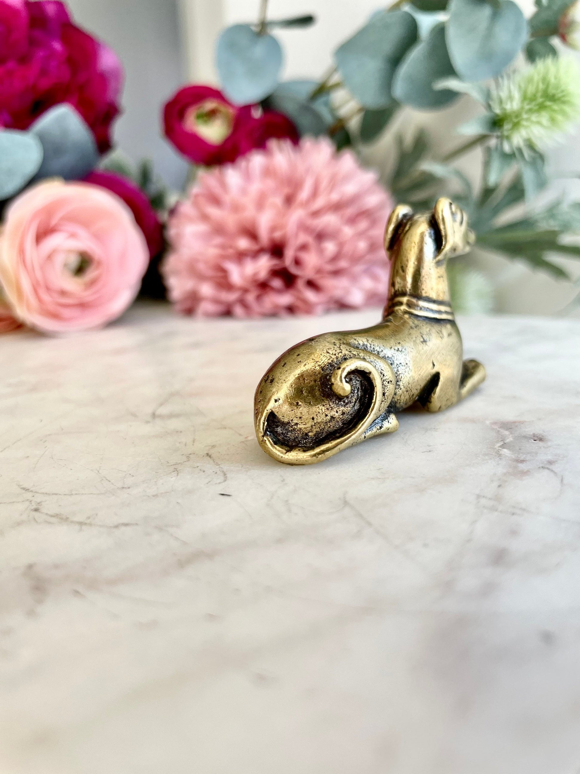 Smiley Hound dog figurine, greyhound statuette, Desktop decoration, whippets dog statuette,