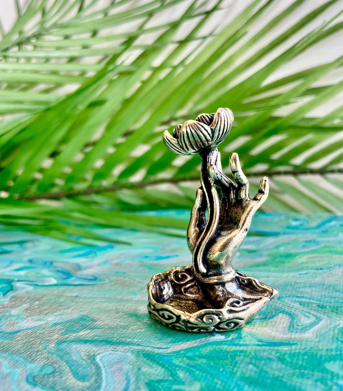 Yoga brass lotus figurine, leaf lotus backflow incense decoration desktop bergamot, hand holding lotus miniature, creative incense holder