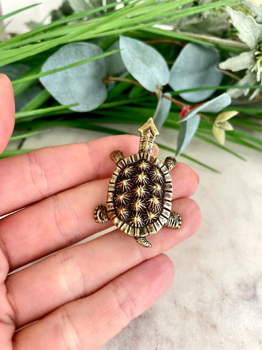 Solid brass Snapping turtle figurine, Alligator turtle statue, beach coastal ornament, ocean lover, metal paperweight, nautical decor