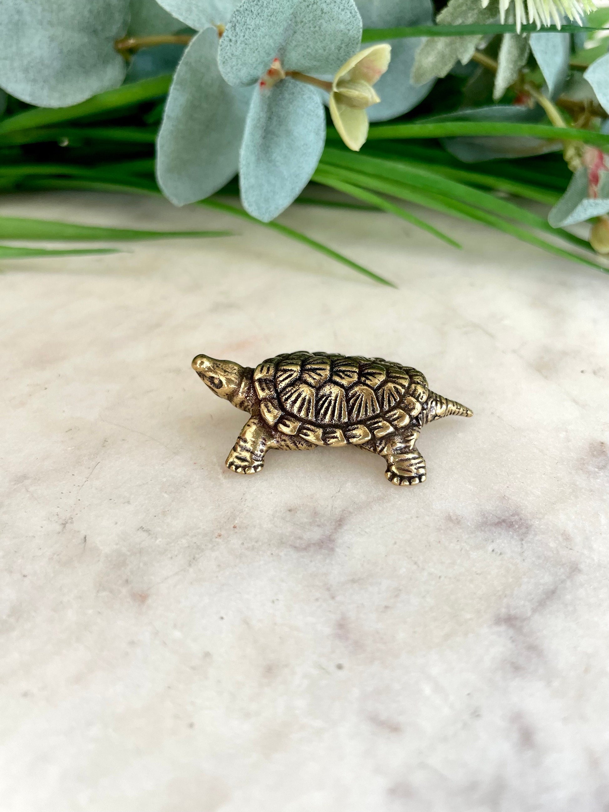 Solid brass Sea turtle figurine, Metal Tortoise statue, beach coastal ornament, ocean lover, metal paperweight, nautical decor