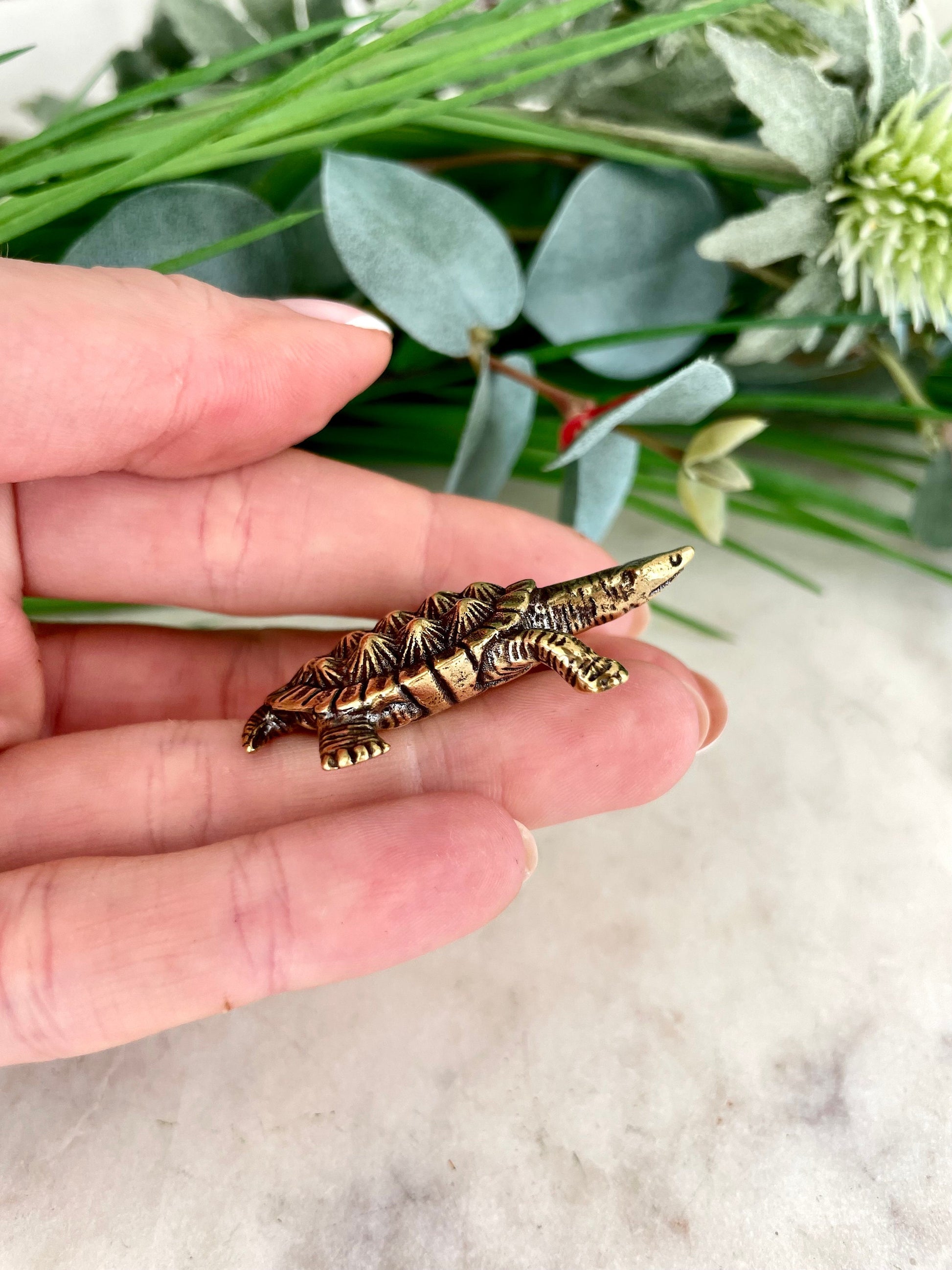 Solid brass Snapping turtle figurine, Alligator turtle statue, beach coastal ornament, ocean lover, metal paperweight, nautical decor