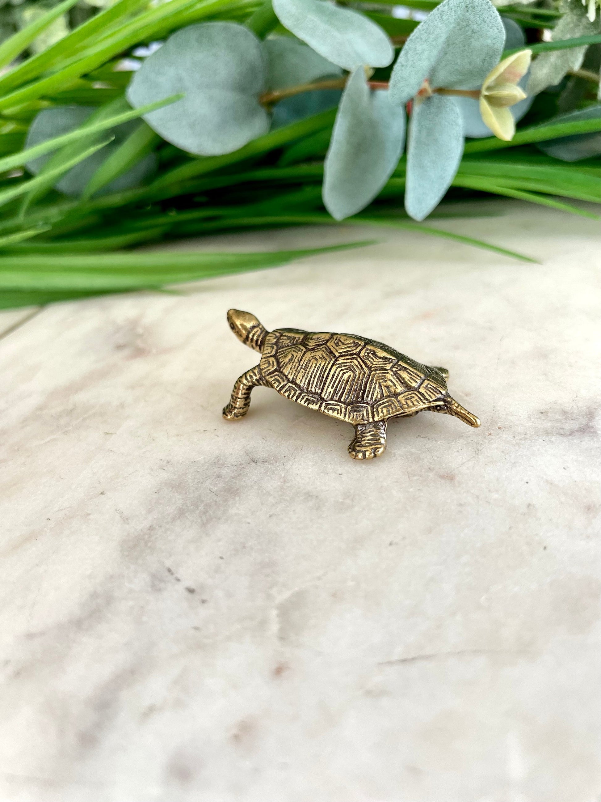 Solid brass Sea turtle figurine, Metal Tortoise statue, beach coastal ornament, ocean lover, metal paperweight, nautical decor