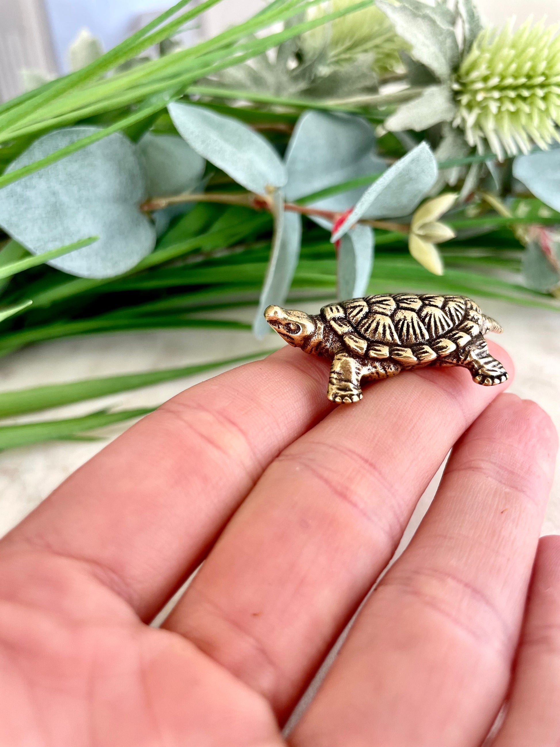 Solid brass Sea turtle figurine, Metal Tortoise statue, beach coastal ornament, ocean lover, metal paperweight, nautical decor