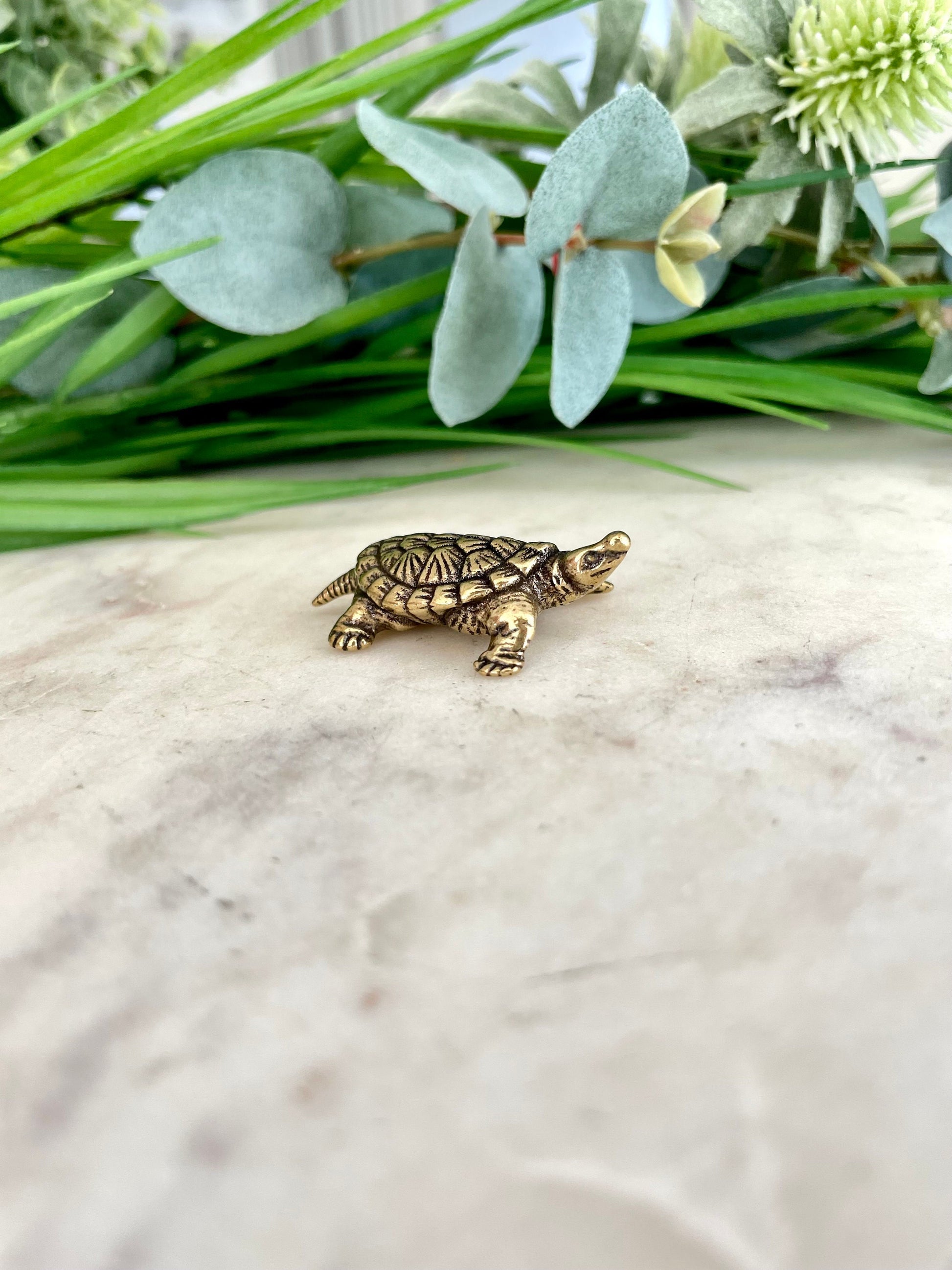 Solid brass Sea turtle figurine, Metal Tortoise statue, beach coastal ornament, ocean lover, metal paperweight, nautical decor