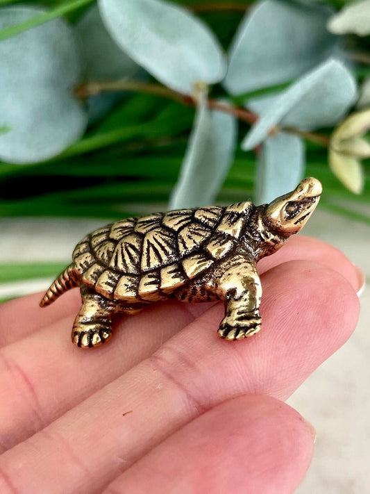 Solid brass Sea turtle figurine, Metal Tortoise statue, beach coastal ornament, ocean lover, metal paperweight, nautical decor