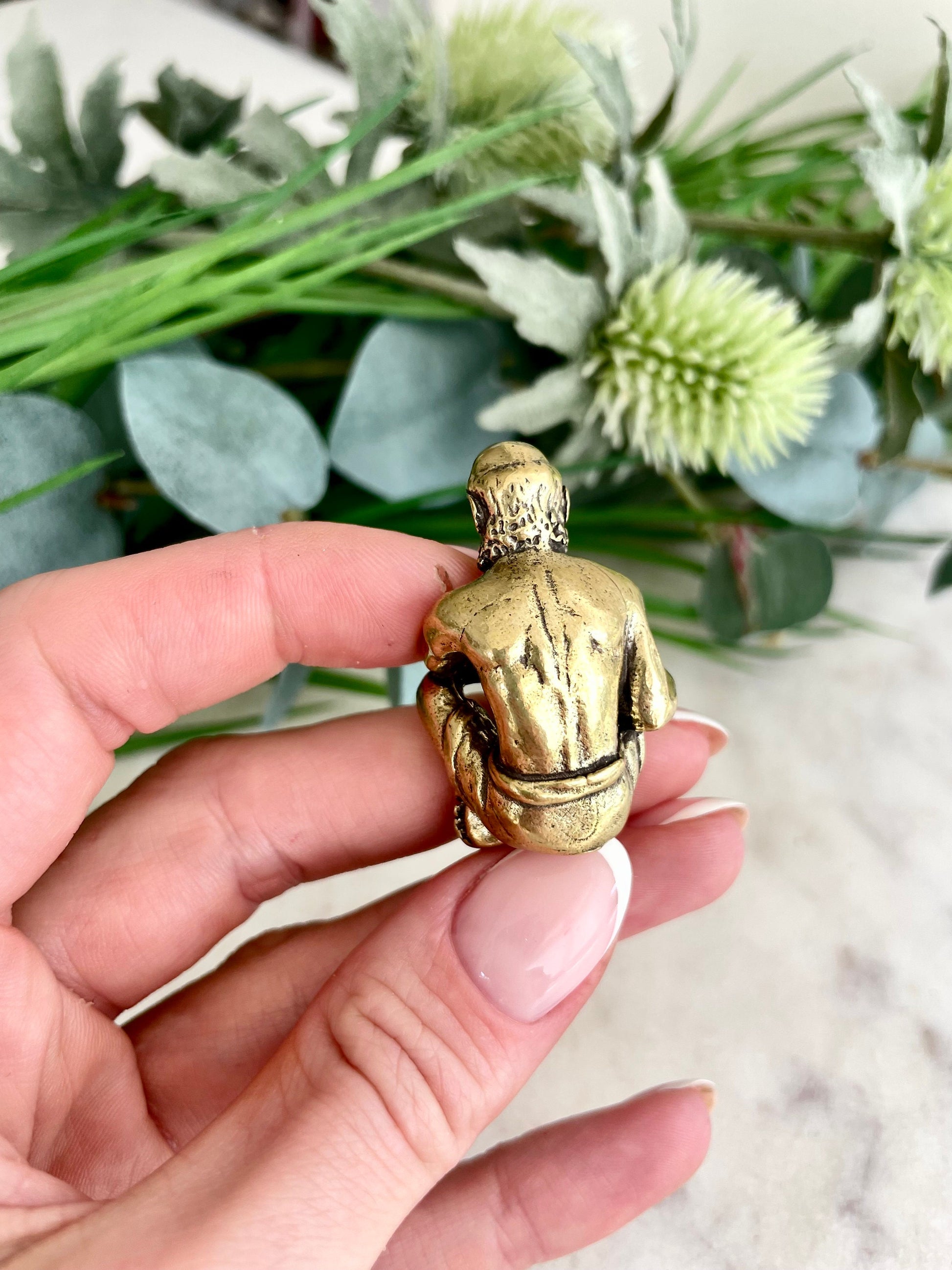 Solid brass Wise man ornament, Creative little metal figurine, Sitting old man ornament, Monk bodhidharma statue, Buddha miniature