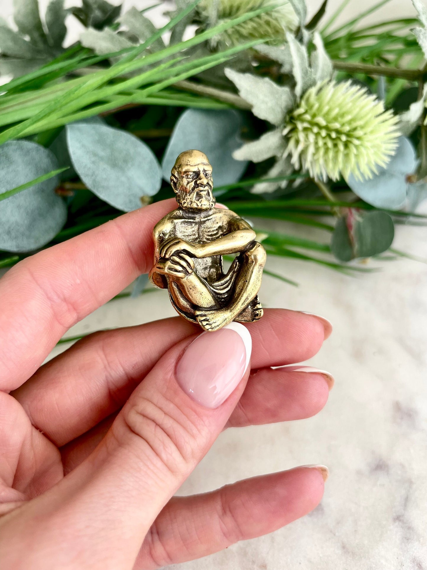 Solid brass Wise man ornament, Creative little metal figurine, Sitting old man ornament, Monk bodhidharma statue, Buddha miniature