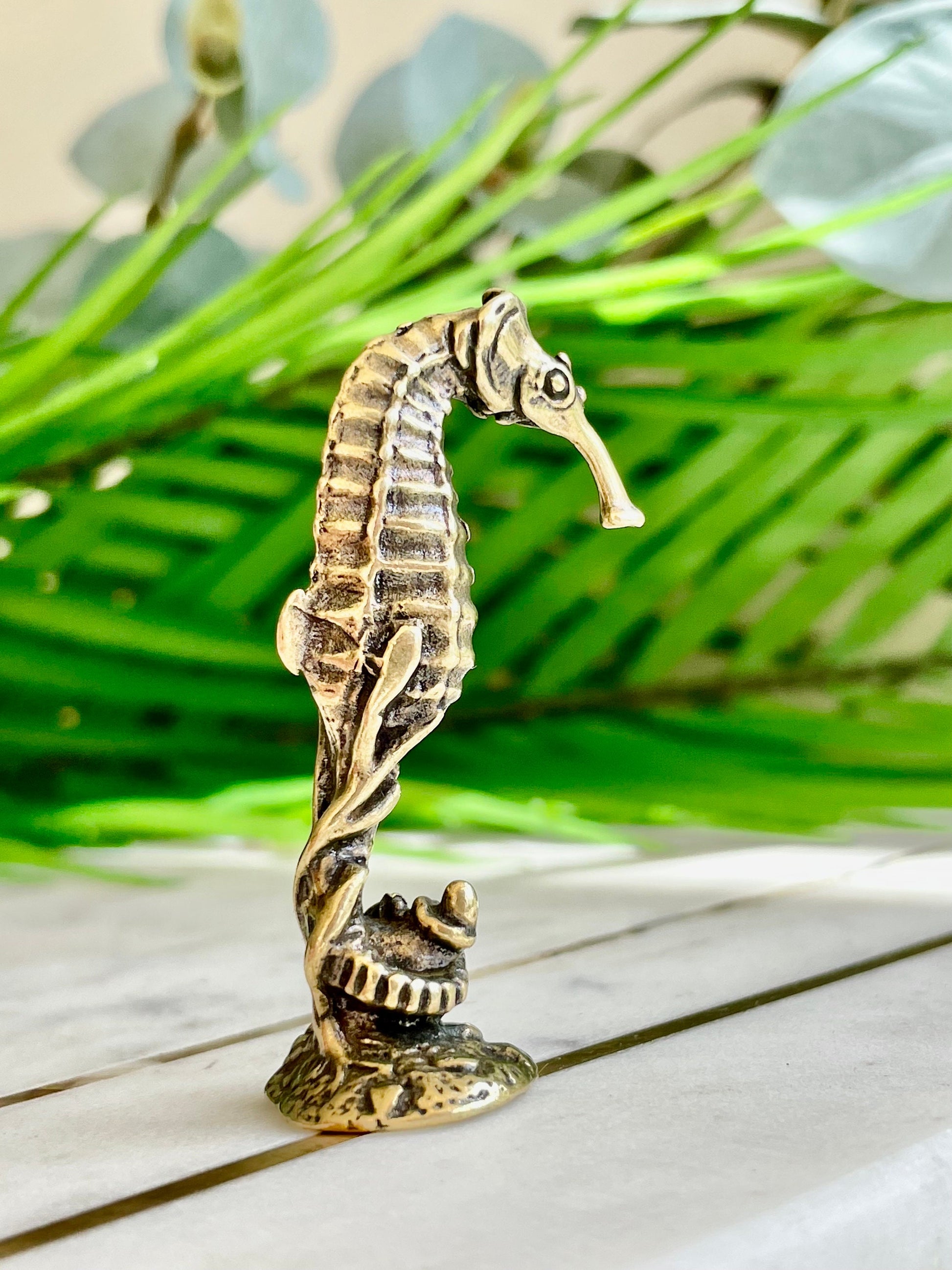 Solid brass Seahorse Figurine, Sea-inspired Talisman, Sea horse Souvenir, Keyring for Best Friends, Small Gift, Ocean Lover's Delight