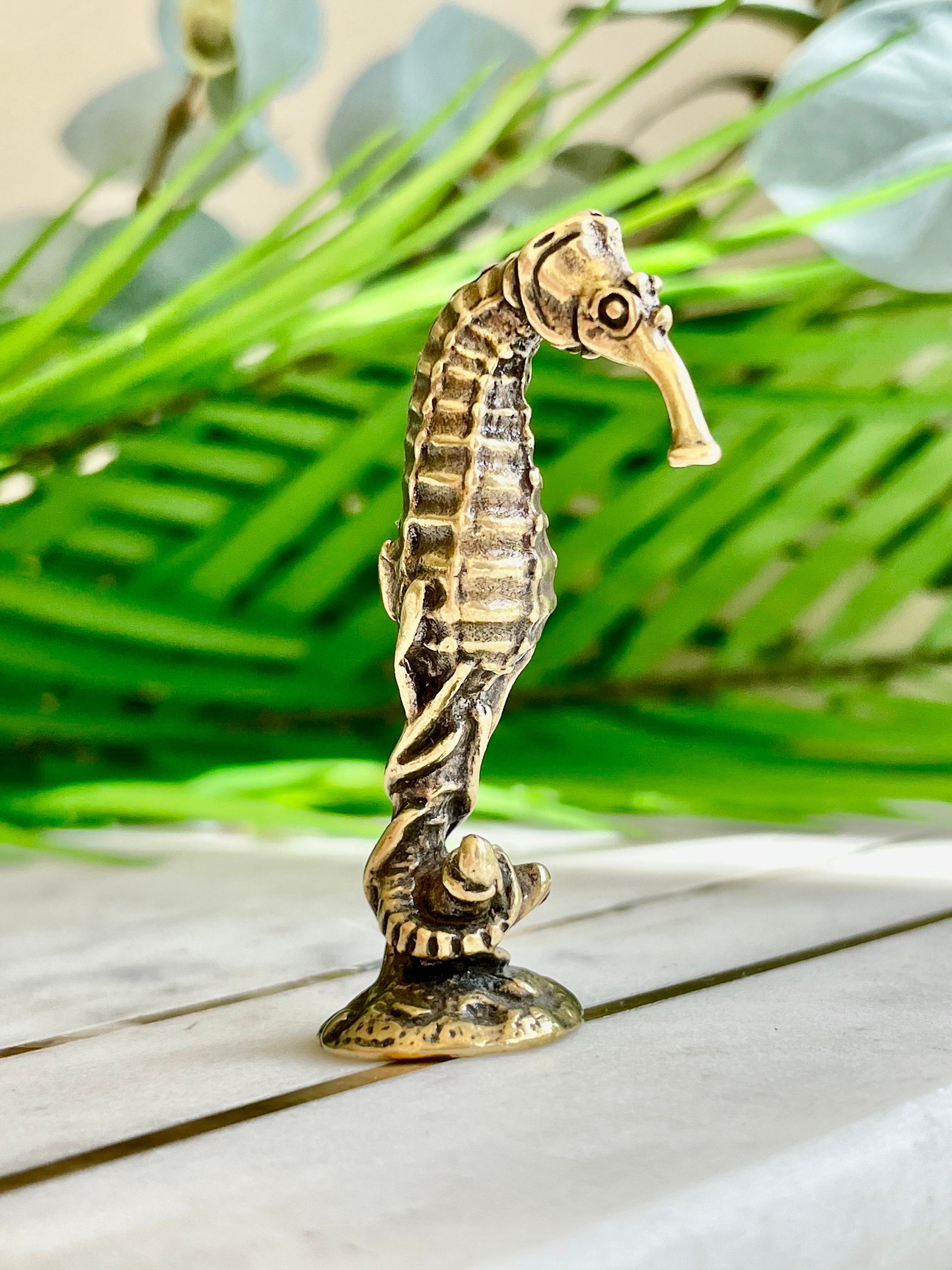 Solid brass Seahorse Figurine, Sea-inspired Talisman, Sea horse Souvenir, Keyring for Best Friends, Small Gift, Ocean Lover's Delight