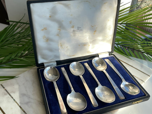 Boxed set of 6 silver plate Walker & Hall spoons vintage Art Deco c1920.