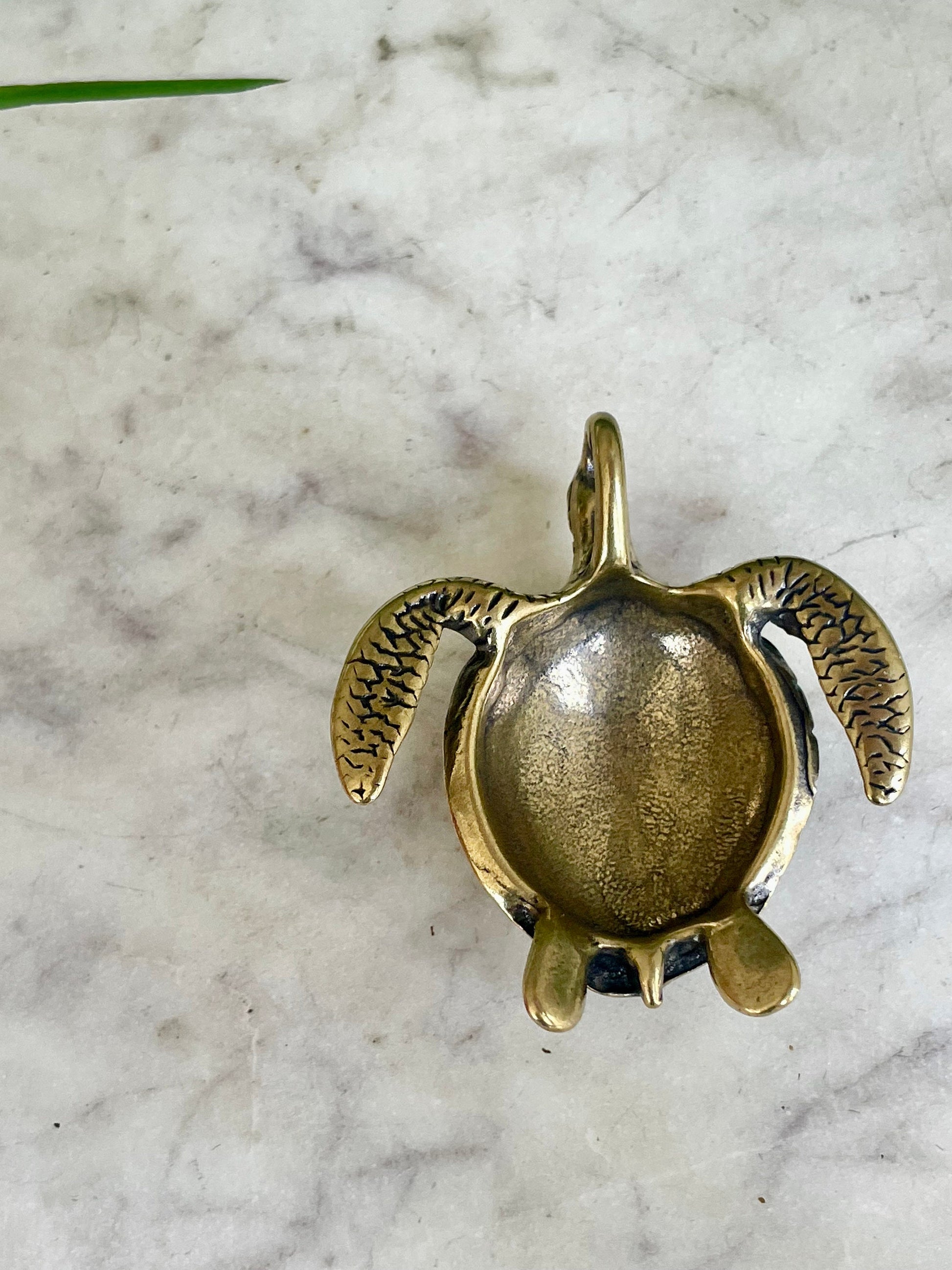 Solid brass Fine turtle charm, Feng Shui keychain, solid Brass tortoise Statue, Lifelike sea turtle Decoration