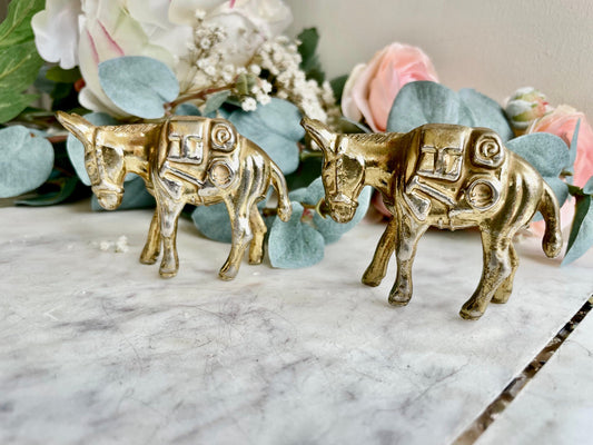 Vintage metal donkey figurine, Library Décor, small farm style figurine, old art decorative, paperweight
