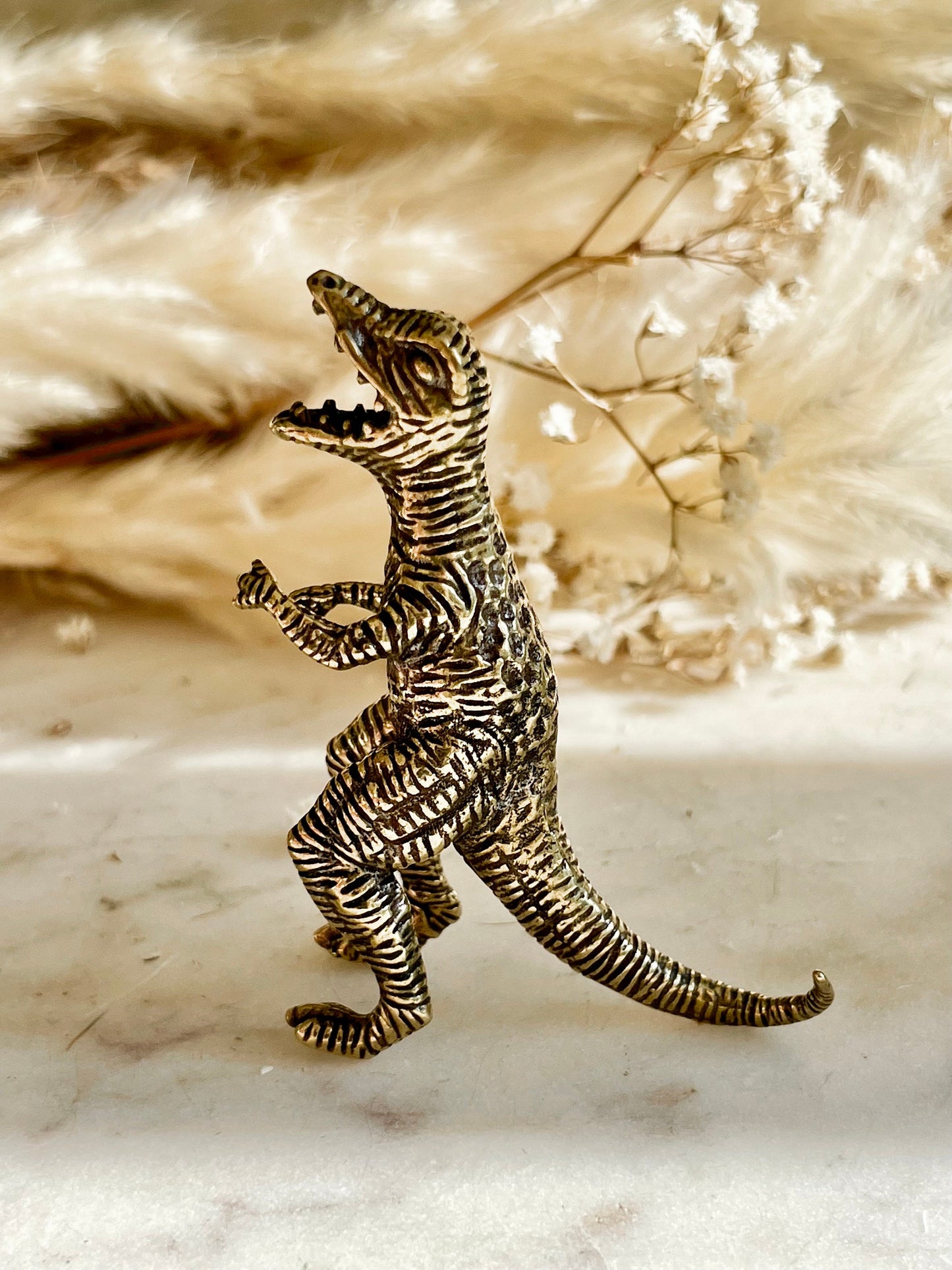 Solid brass Tyrannosaurus rex Miniature, brass Godzilla, solid Tabletop decor dinosaur Figurine, Creative desktop ornament